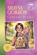 Shayna Gordon Gets the Picture